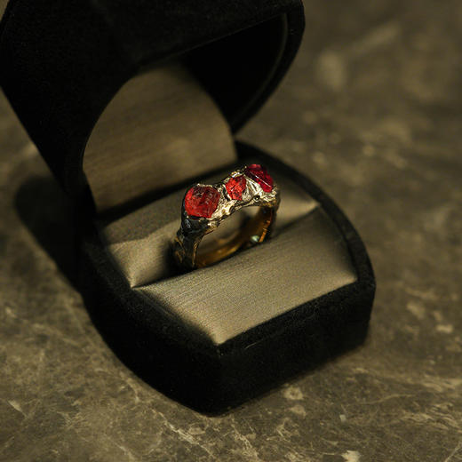 【高级珠宝】绮梦系列 | 绮梦暗夜诗章戒指 商品图1