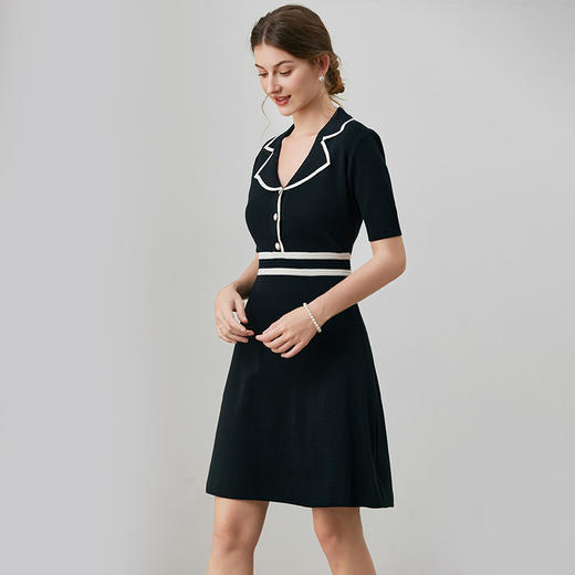 「自」全新升级【铂金会员220/天猫299/差价79】(93721)洛诗琳法式V领中袖针织连衣裙2025夏季新款小香风显瘦A字裙 商品图1