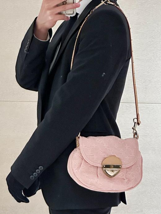 驴家 SUNSET 手袋斜跨单肩包 型号：M13347牛仔粉色(JPH) 商品图11