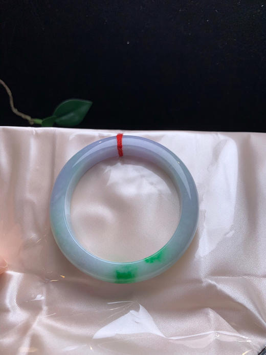 620582，53.5 春彩手镯，淡紫底飘一抹辣绿，清新秀气 商品图4