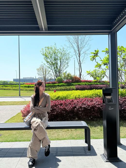 驴家 Carryall MM Monogram 灰丹宁满身徽标印花可拆卸调节肩带牛皮饰边棉单肩手提包 (JPH) 商品图11