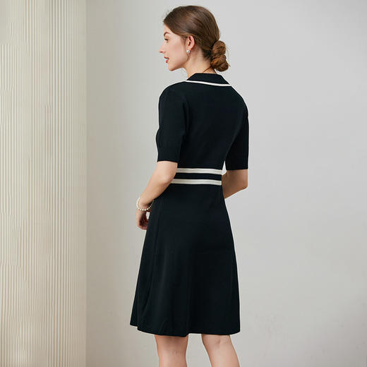 「自」全新升级【铂金会员220/天猫299/差价79】(93721)洛诗琳法式V领中袖针织连衣裙2025夏季新款小香风显瘦A字裙 商品图3