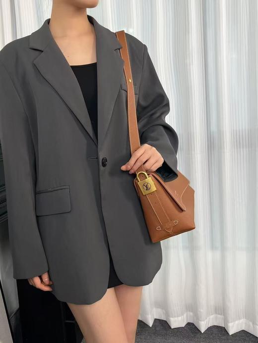 驴家LV Low Key messenger 复古金色五金件皮革饰边 小牛皮 腋下包手提单肩包 (JPH) 商品图5