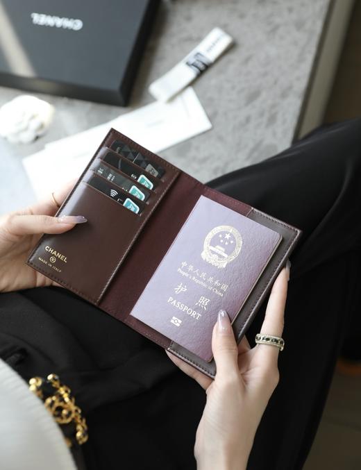 香奈儿经典护照夹 鱼子酱牛皮黑色淡金 （LZ） 商品图8
