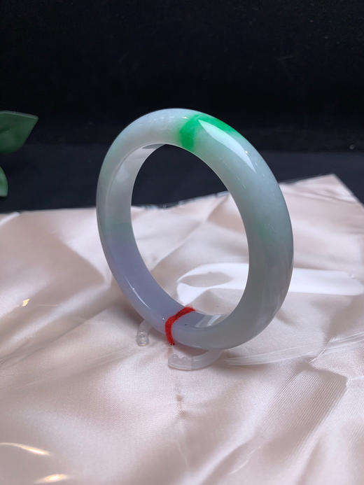 620582，53.5 春彩手镯，淡紫底飘一抹辣绿，清新秀气 商品图3