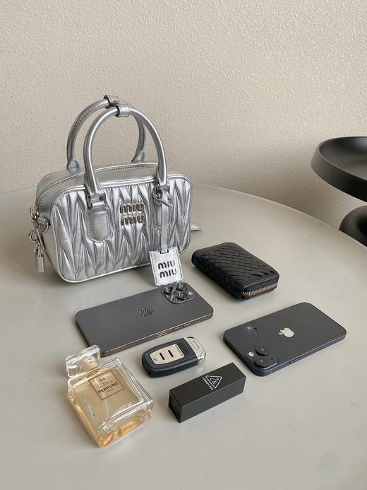 缪缪 褶皱保龄球小方包（LZ） 商品图4