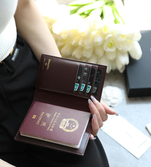 香奈儿经典护照夹 鱼子酱牛皮黑色淡金 （LZ） 商品图11