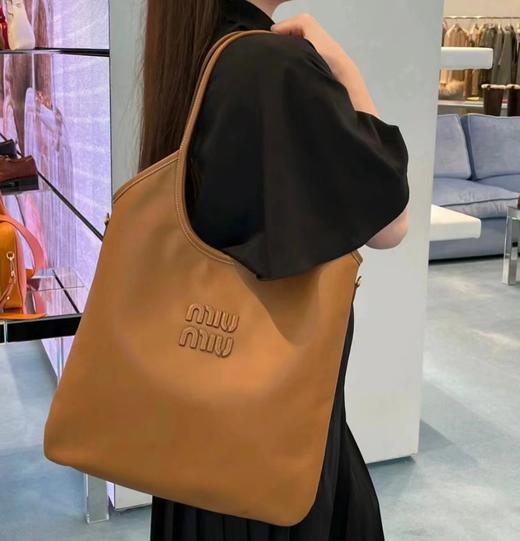 缪缪 伊势丹限定款腋下包 Isetan Popup 推出的限定版，“ivy miu”系列（LZ） 商品图9