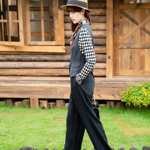 谜底无领西装马甲女2025秋新款复古风通勤条纹修身马夹257MM7722 商品图6