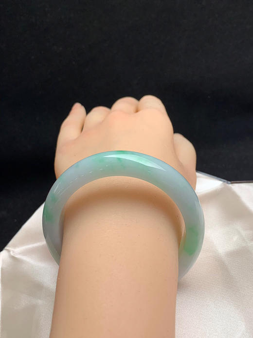 620592，54圈口，飘绿正圈平安镯，飘绿花，底子细腻 商品图5