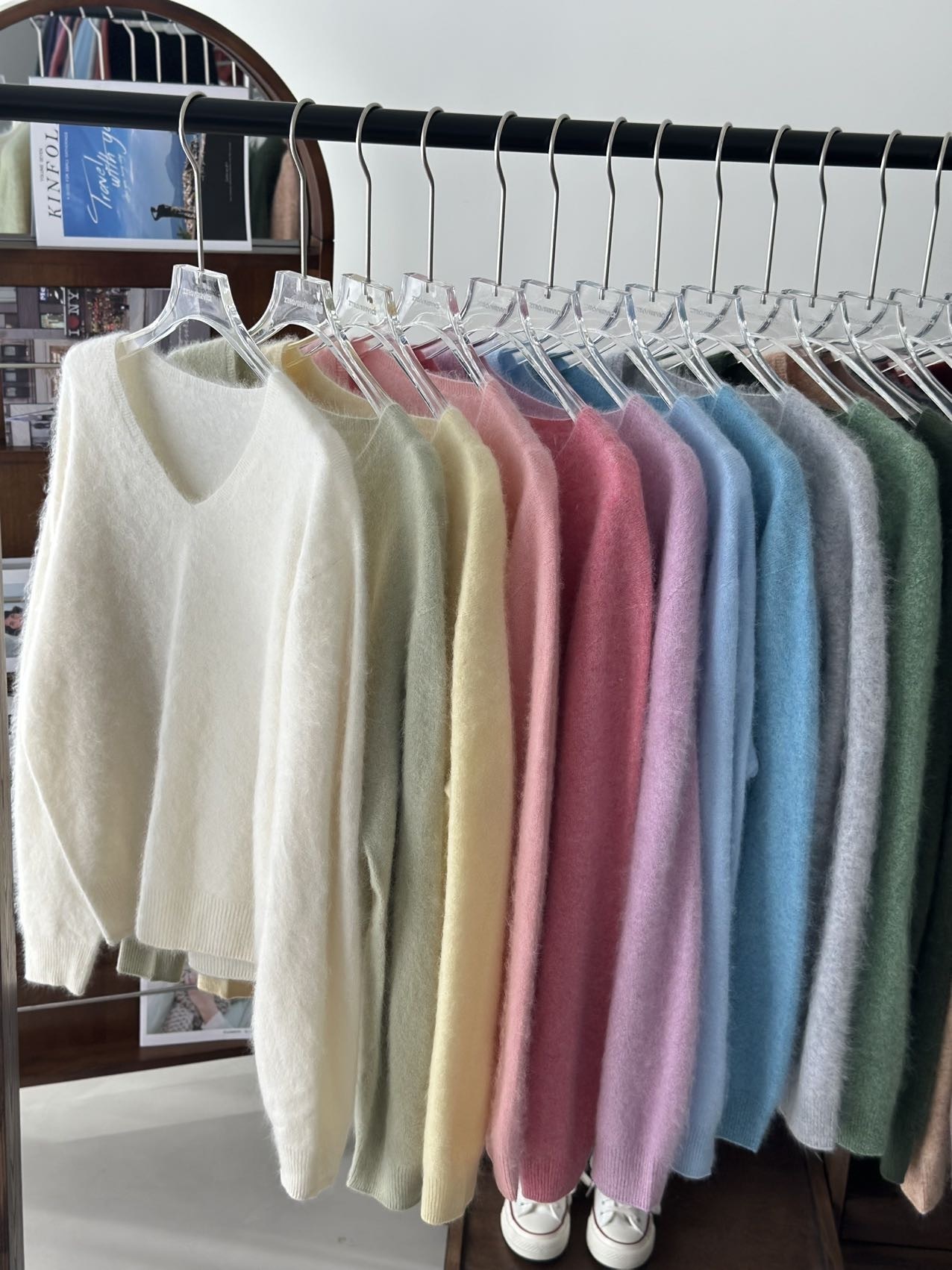 新增开衫、马甲~主打毛衣界的“皮草”拉毛2.0升级版！【岛精无缝一体工艺】 🔺95.7%澳洲塔斯马尼亚羊毛+4.3%山羊绒的黄金配比✨全球顶级毛料之一