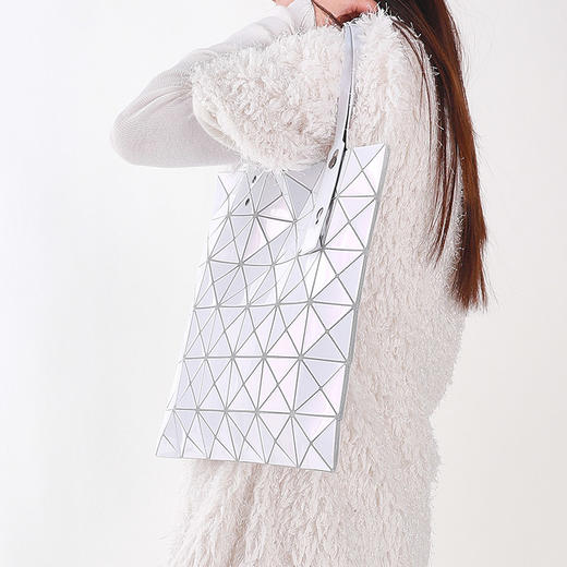 三宅一生同款圆边手提包 商品图3