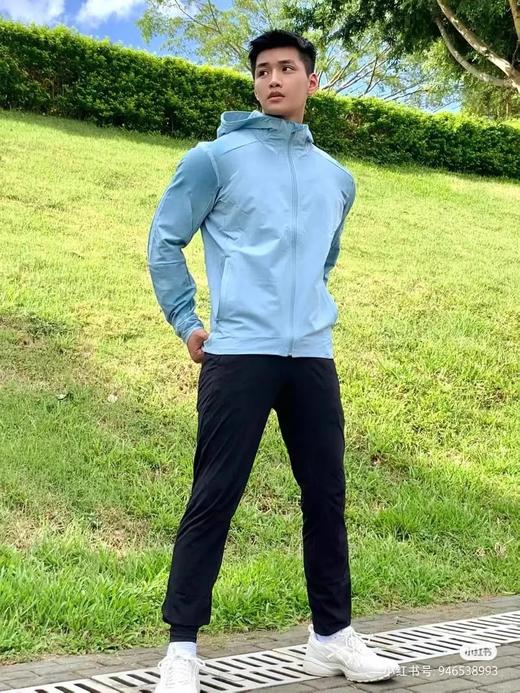 男士运动透气夹克 整体背部网面结构 舒适透湿 自收纳 商品图0
