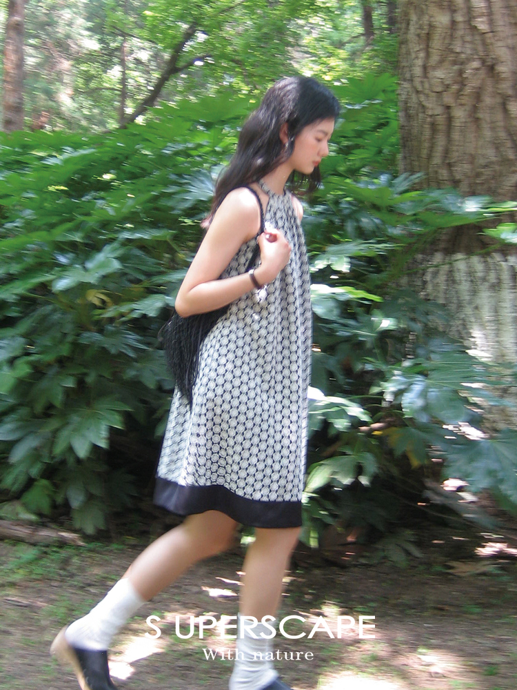 素舶  全棉肌理感亲肤透气绣花挂脖遮副乳短款连衣裙SUPERSCAPE