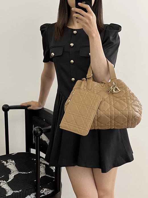 迪奥-Toujours 土著 字母吊坠系带开合 单肩斜挎包菜篮子（LZ） 商品图7