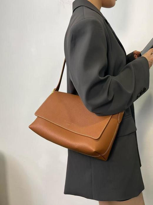 驴家LV Low Key messenger 复古金色五金件皮革饰边 小牛皮 腋下包手提单肩包 (JPH) 商品图6