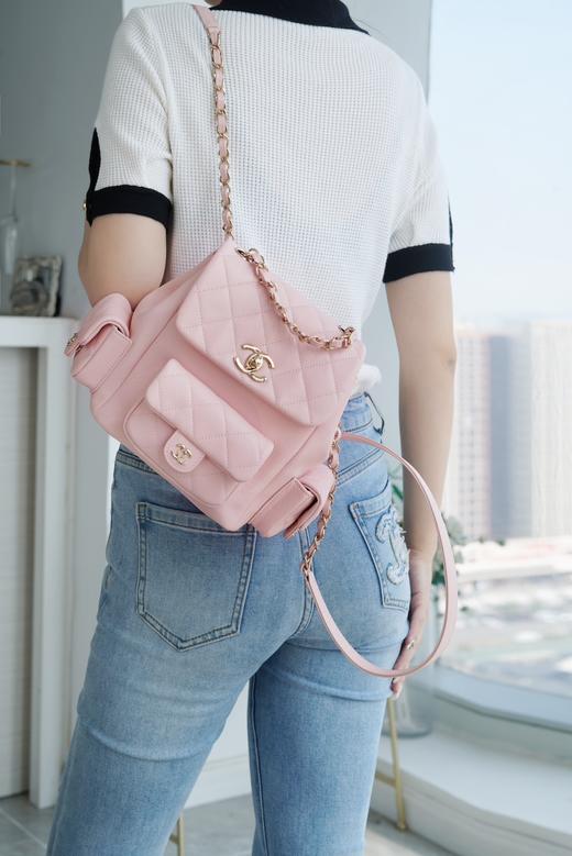 香奈儿 23K新款 坦克Duma 双肩包书包大号 浅粉（LZ） 商品图10