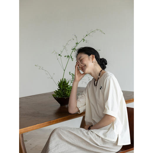 牧衣游原创 汉麻棉手工刺绣套头衫质朴简约东方白色圆领上衣 枝己 商品图3