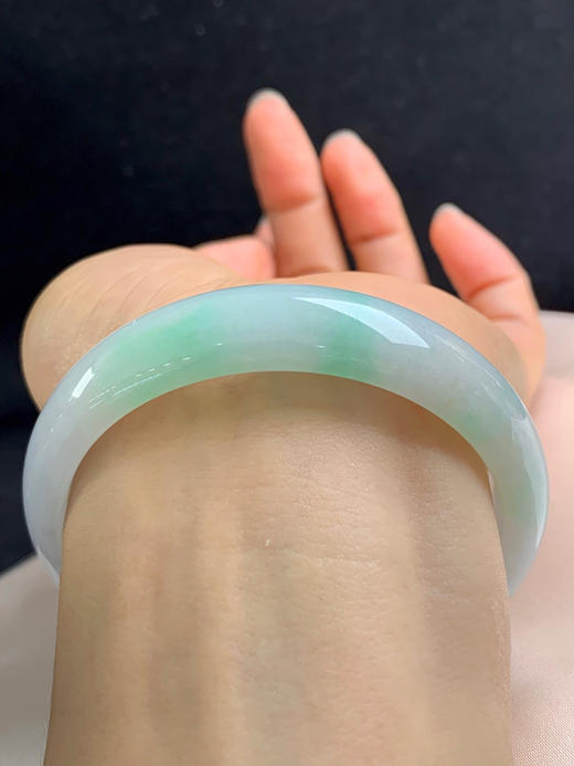 620590，58.2圈口，细糯化飘绿正圈平安镯，水头好，底子细腻 商品图4