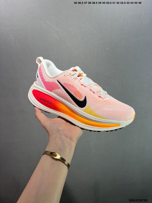 点此购买 耐克Air Zoom Vomero 18登月18代涡轮增压男女款全掌气垫运动鞋 98 324884 商品图9