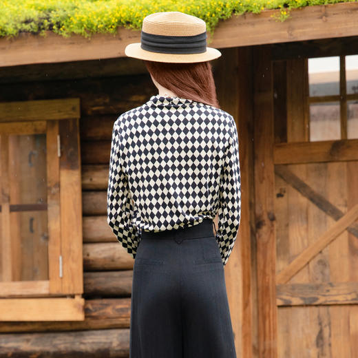 谜底半高领T恤长袖女2025秋季新款复古菱形格弹力打底衫257MT7711 商品图2