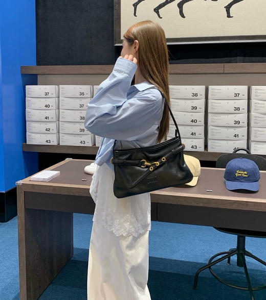 缪缪 手提包黑色石楠木两色大小号可选（LZ） 商品图6