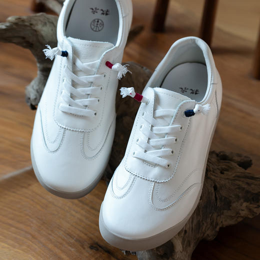 牧衣游 真皮休闲鞋百搭舒适软底小白鞋 步步生莲【不支持会员折】 商品图0