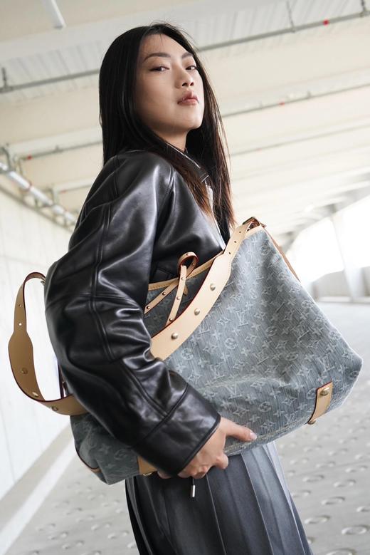 驴家 Carryall MM Monogram 灰丹宁满身徽标印花可拆卸调节肩带牛皮饰边棉单肩手提包 (JPH) 商品图12