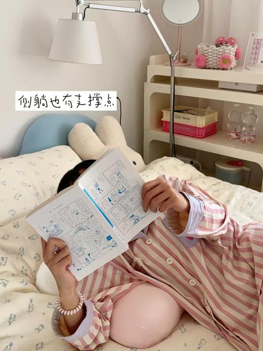 趴趴枕 科学哄手机神器❗️  【Xmai·四合一趴趴枕】  ✅科学设计：135° 反向拉伸，分区支撑，下巴、手臂、胸部精准承托  ✅慢回弹黑科技：高密度记忆棉，压力秒弹释，持久承托不塌陷 商品图5