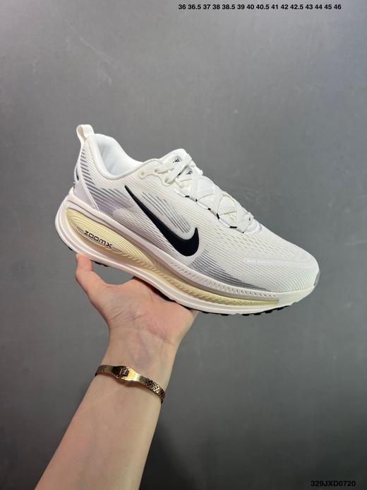 点此购买 耐克Air Zoom Vomero 18登月18代涡轮增压男女款全掌气垫运动鞋 98 324884 商品图13