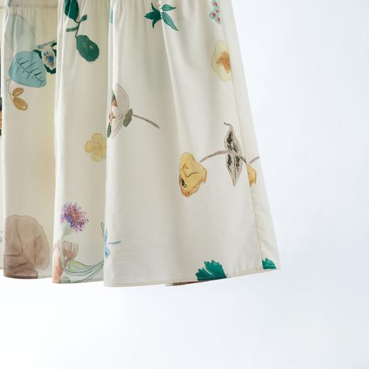 「自」全新升级【铂金会员330/天猫439/差价109】(94819)洛诗琳桑蚕丝混纺水彩连衣裙2025夏季V领收腰长款印花裙 商品图3