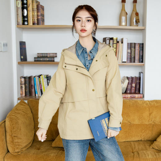谜底连帽短风衣外套女2025秋季新款休闲宽松大口袋外套257ME7724 商品图0