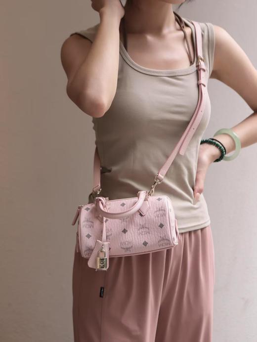 MCM EIIa Visetos 新款 樱花粉Mini 波士顿挂锁包（XM） 商品图2