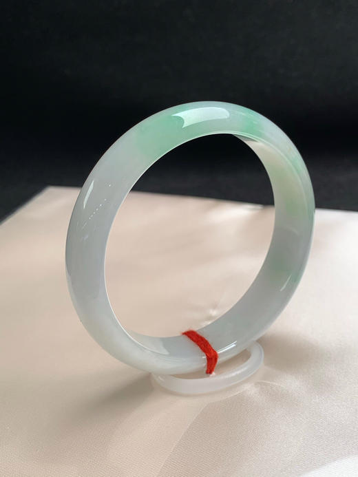 620590，58.2圈口，细糯化飘绿正圈平安镯，水头好，底子细腻 商品图1