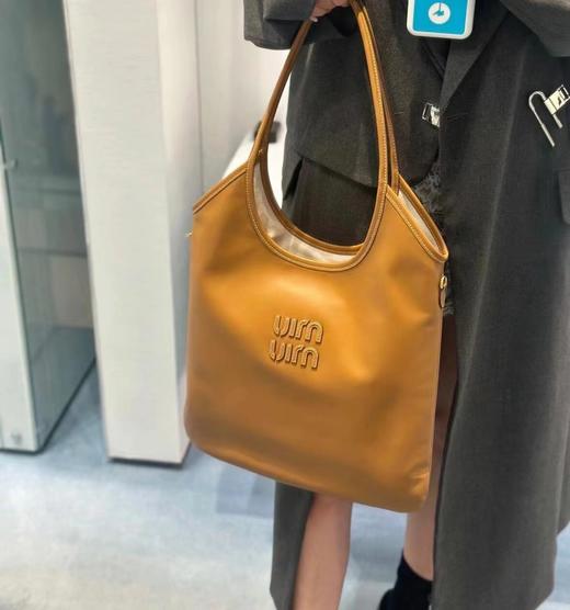 缪缪 伊势丹限定款腋下包 Isetan Popup 推出的限定版，“ivy miu”系列（LZ） 商品图3