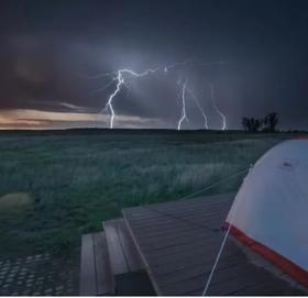 【科普】徒步登山遇到雷雨天气怎么办？避雷指南！