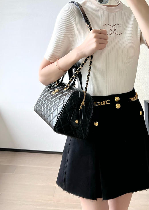 香奈儿 25A手工坊 油蜡皮保龄球包黑色（LZ） 商品图3