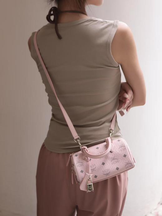 MCM EIIa Visetos 新款 樱花粉Mini 波士顿挂锁包（XM） 商品图6