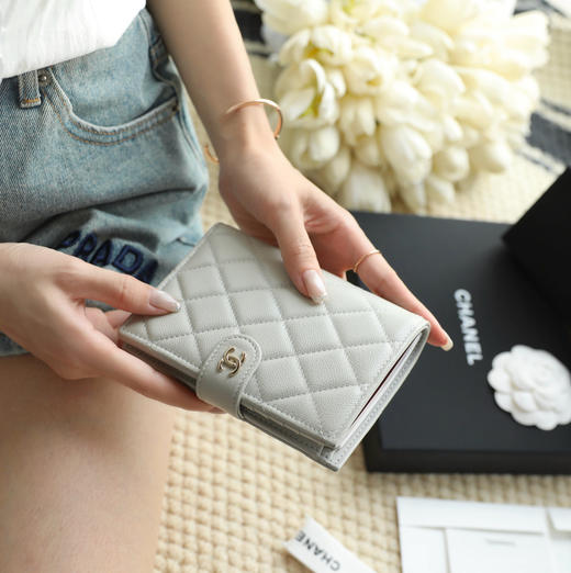 香奈儿按扣护照夹（LZ） 商品图8