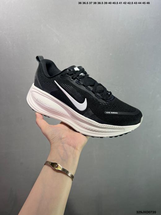 点此购买 耐克Air Zoom Vomero 18登月18代涡轮增压男女款全掌气垫运动鞋 98 324884 商品图14