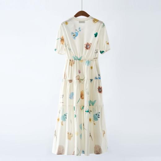 「自」全新升级【铂金会员330/天猫439/差价109】(94819)洛诗琳桑蚕丝混纺水彩连衣裙2025夏季V领收腰长款印花裙 商品图4