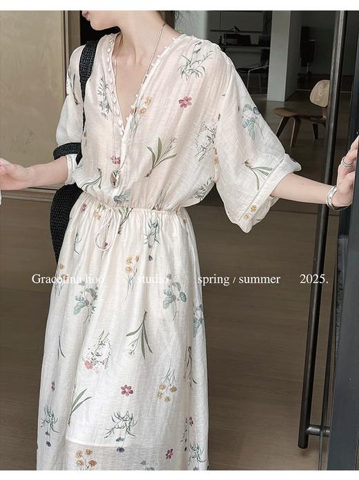 小众V领法式风情花卉排扣慵懒风显瘦连衣裙 商品图2