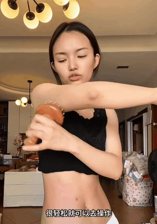 🔥美妆达人都在抢 😱【花梨木升級29齿黄铜经络刷】导热渗透双效🈴一‼️ 商品图5