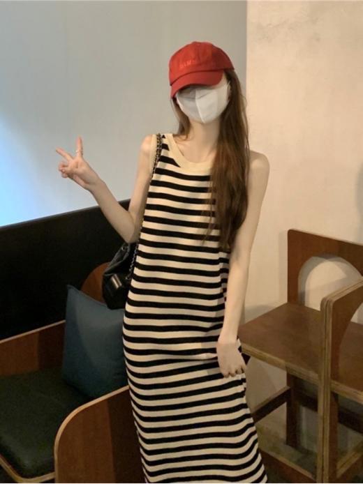 💥2025新款无袖针织背心裙‼️【MOMOTIABIN圆领条纹连衣裙YMC043】🌻小个子也可以驾驭，两个颜色，任你选！ 商品图3