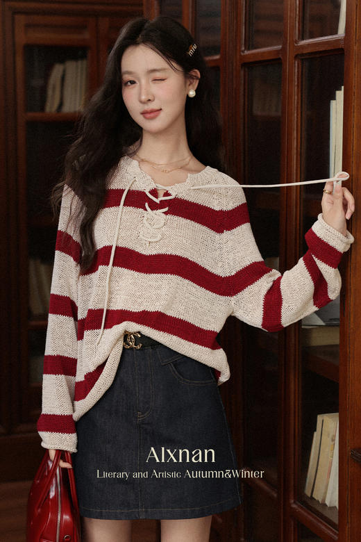 鹿向南「复古元素」复古红色镂空条纹针织衫女初秋慵懒风长袖上衣 商品图5