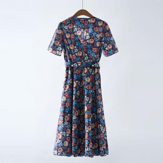 「自」全新升级【铂金会员330/天猫439/差价109】(13555)洛诗琳复古气质印花连衣裙2025夏季新款V领显瘦系带裙女 商品图4