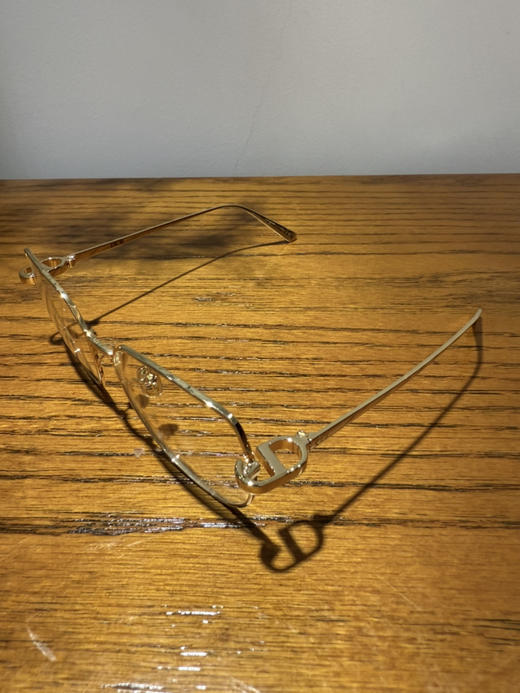 723-2 雕 25新 碟型方框 镂空字母镜腿 稳当带鼻拖 防蓝光平光镜 素颜镜框 近视镜架 商品图2