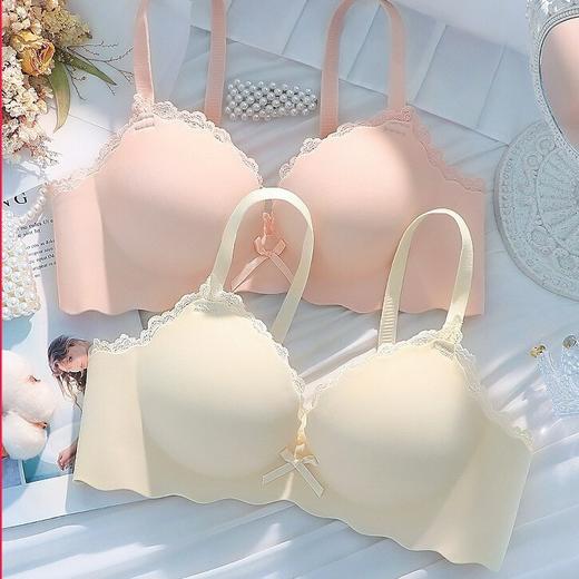 【小胸女孩的秘密武器💖】无钢圈0束缚，秒变C杯✨纯欲加厚聚拢显大，舒适无痕不凸印，99%回购率🔥速抢！ 商品图1