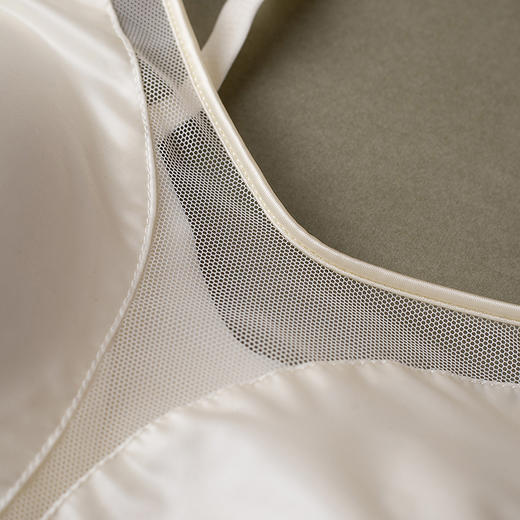 【林栖设计小店】优雅吊带打底背心百搭多色修身显瘦美背2025秋冬新款内搭上衣女1954102 商品图2