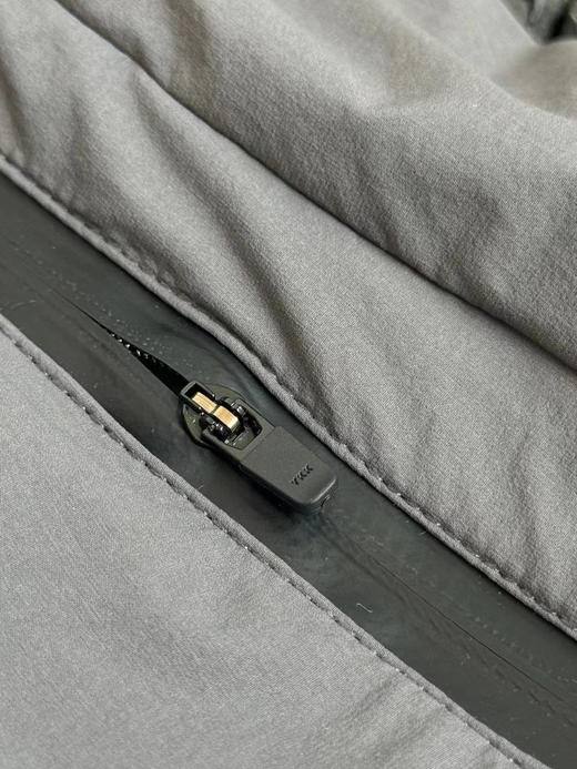 原单正品 Oakley 欧克利 夏季必备压胶拉链口袋弹性腰带 拼接拼色工装机能短裤 男女款

颜色：拼接色
尺码：S-XL 商品图3